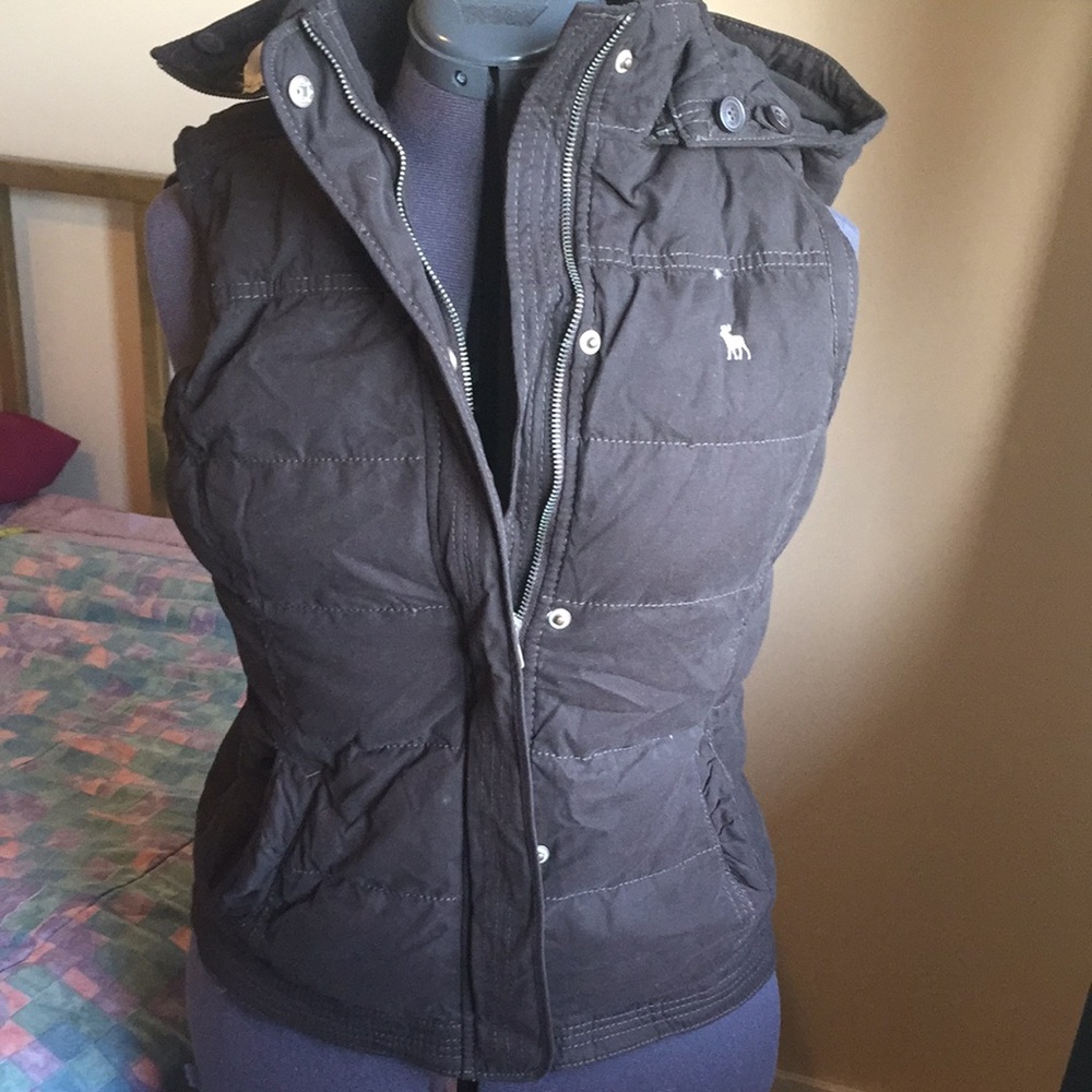 Abercrombie and Fitch brown vest